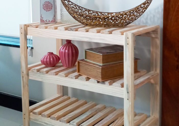 Estante de madeira, Estante para livros em pinus com 3 prateleiras: